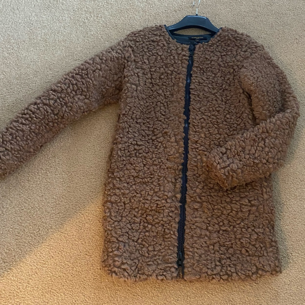 ON PARLE De Vous Fuzzy Coat